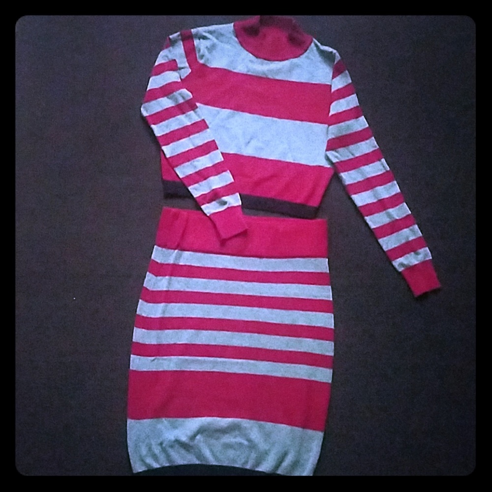 80% Rayon, 20% polyester 2 piece set